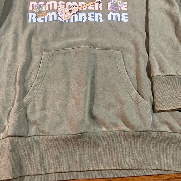 Disney Coco Remember Me Lightweight Hoodie Large NWT - Picture 5 of 14